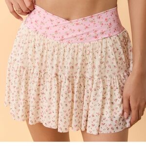 Blogilates Woman's Ballerina Skort in Cream Floral